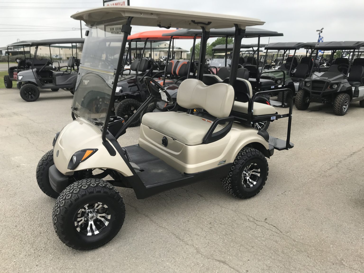 ALPHA CLUB CAR Ennis Golf Carts