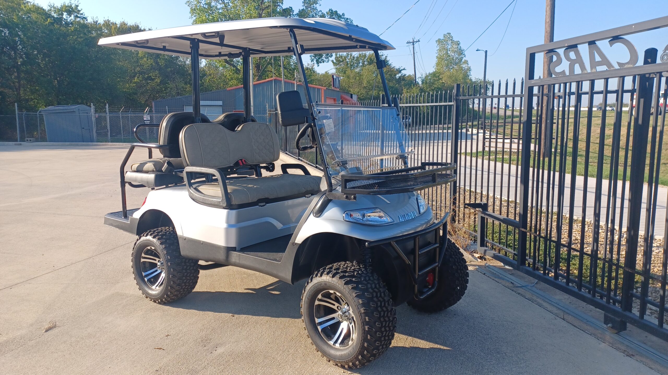 2023 ADVANCED EV1 4L 4 PASSENGER 48volt SILVER Ennis Golf Carts